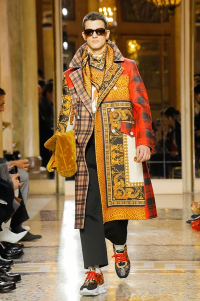 Look 9